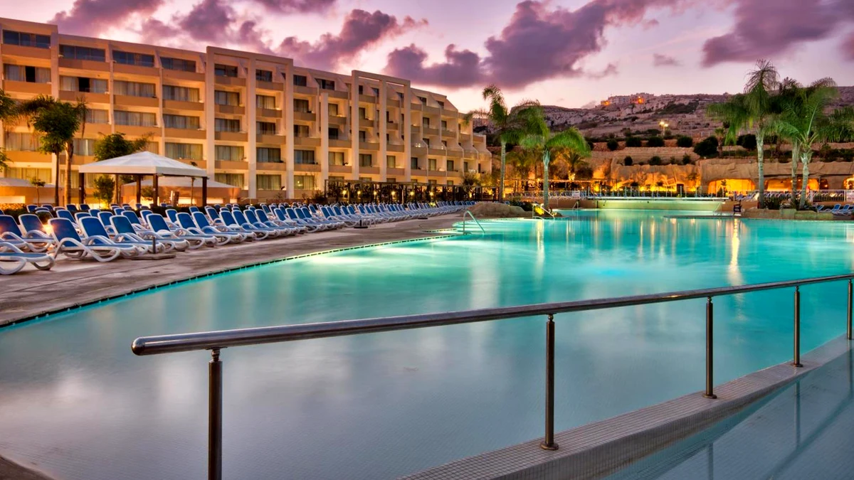 הבריכה של מלון db Seabank Resort + Spa, מלטה
